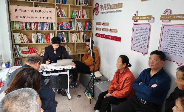 党建引领普法，筑牢安全防线一一五里牌社区开展“主题党日”暨“国家安全教育日”读书普法活动